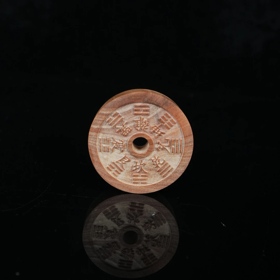 A7088 印度迈索尔老山檀香山鬼花钱 4.0x0.95cm  10.21g