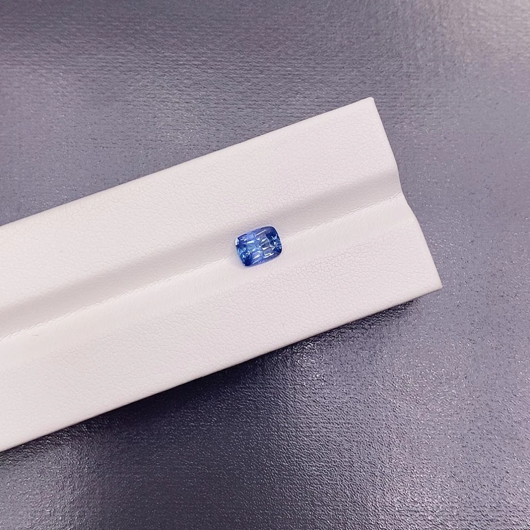 裸石蓝宝石1.15克拉 无烧矢车菊蓝