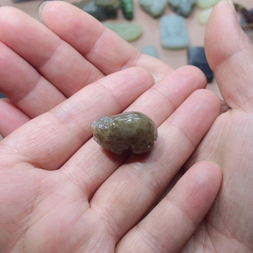 和田玉颈饰未镶嵌定制