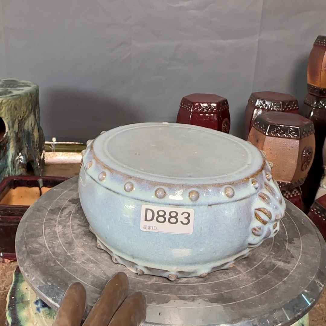 红泥花盆好**莲883。