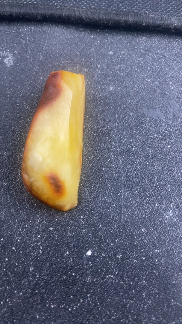 天然琥珀蜜蜡原石定制
