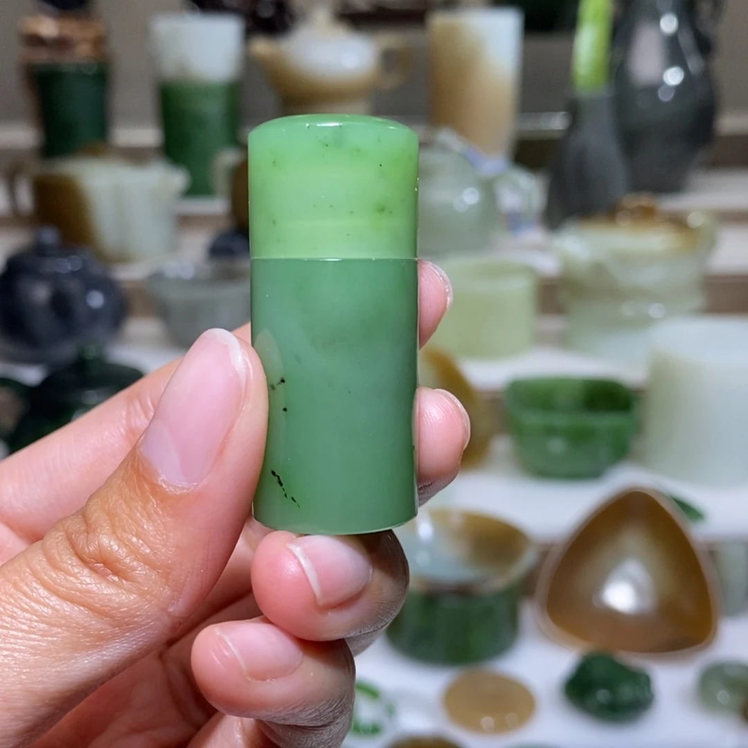 和田玉把件未镶嵌A*↑碧玉瓶