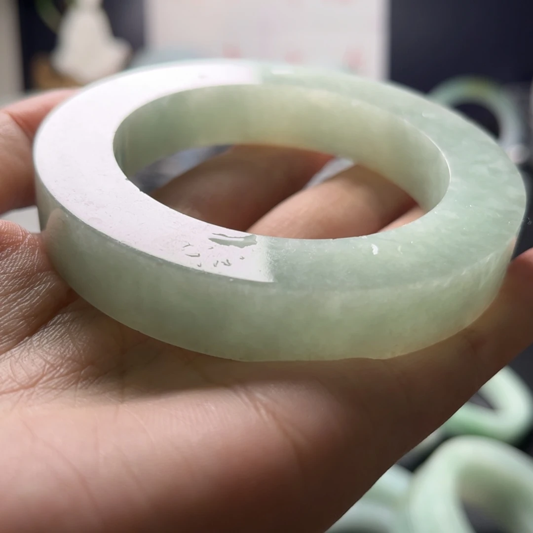 翡翠手镯未镶嵌天然缅甸翡翠手镯