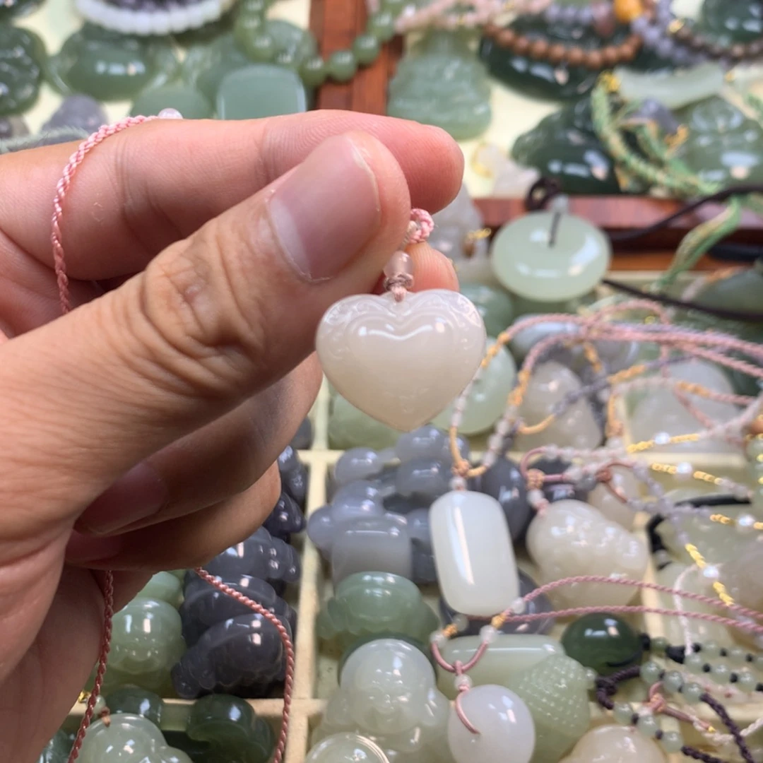 【闪购商品】颈饰未镶嵌和田玉