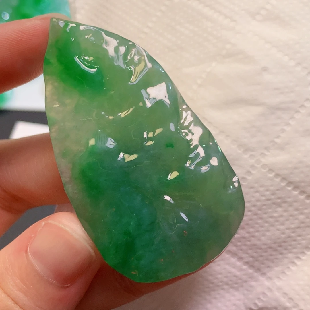 私***属定制翡翠未镶嵌雕刻不退换