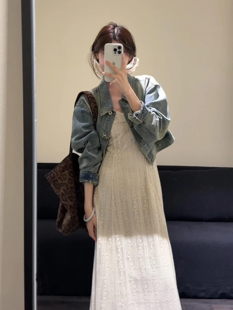 2025早秋新款韩系穿搭高级感牛仔外套女刺绣收腰吊带连衣裙两件套