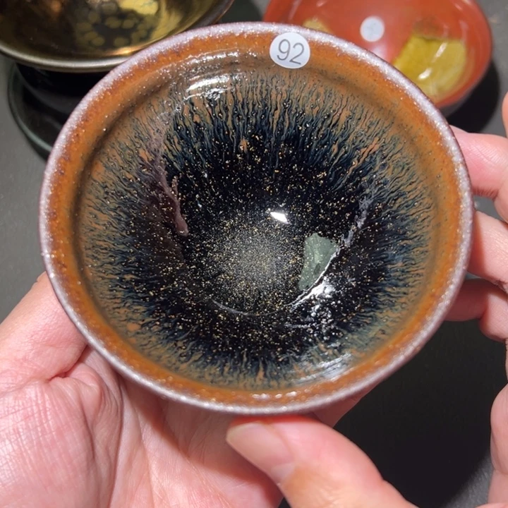 茶盏我在开会你忙什么啊