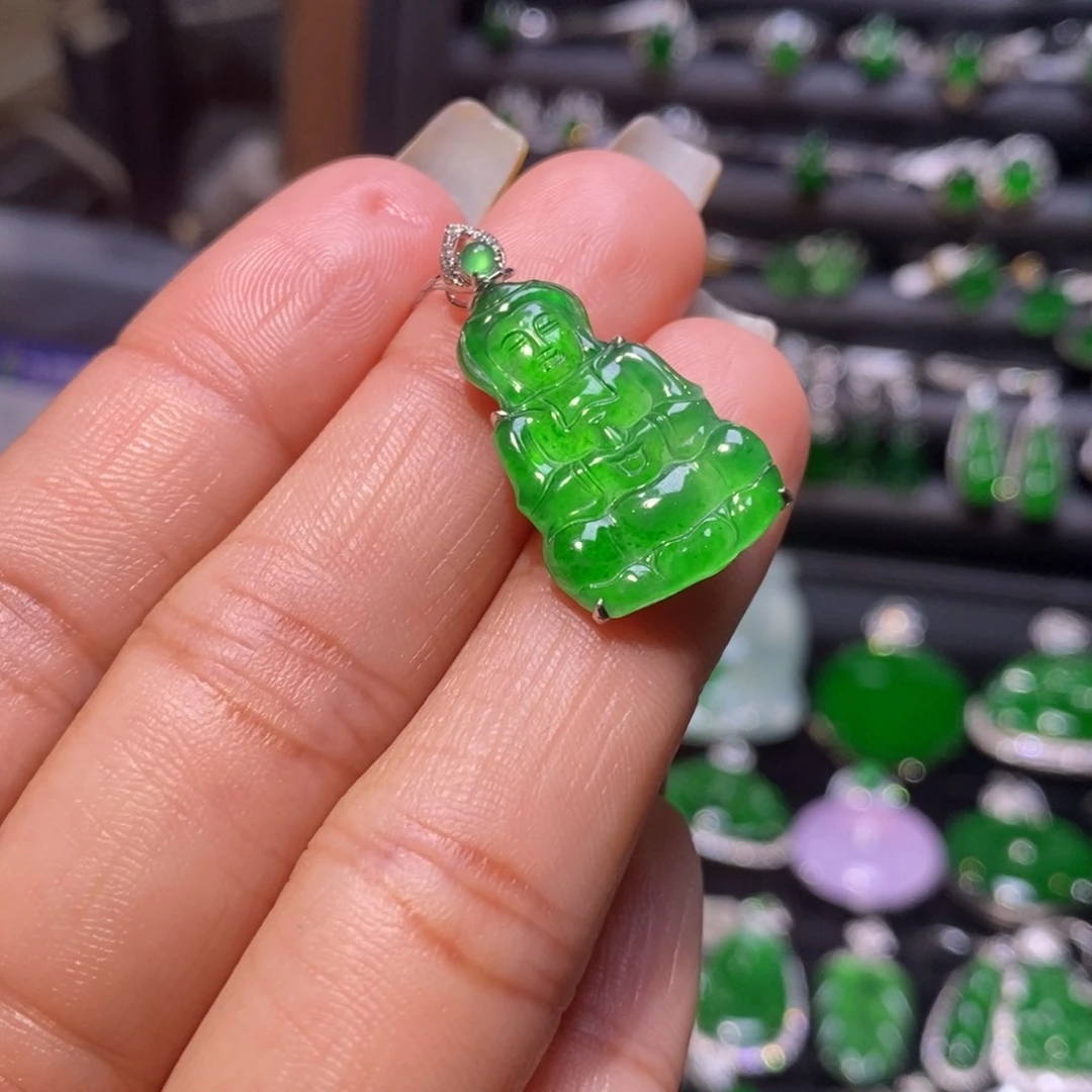 翡翠颈饰18K金镶嵌观音吊坠