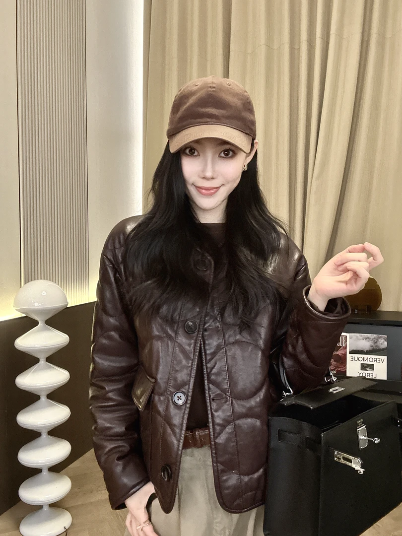 【雯雯】★“感觉至上“轻奢时尚绵羊油蜡皮显瘦加棉保暖皮夹克 592333