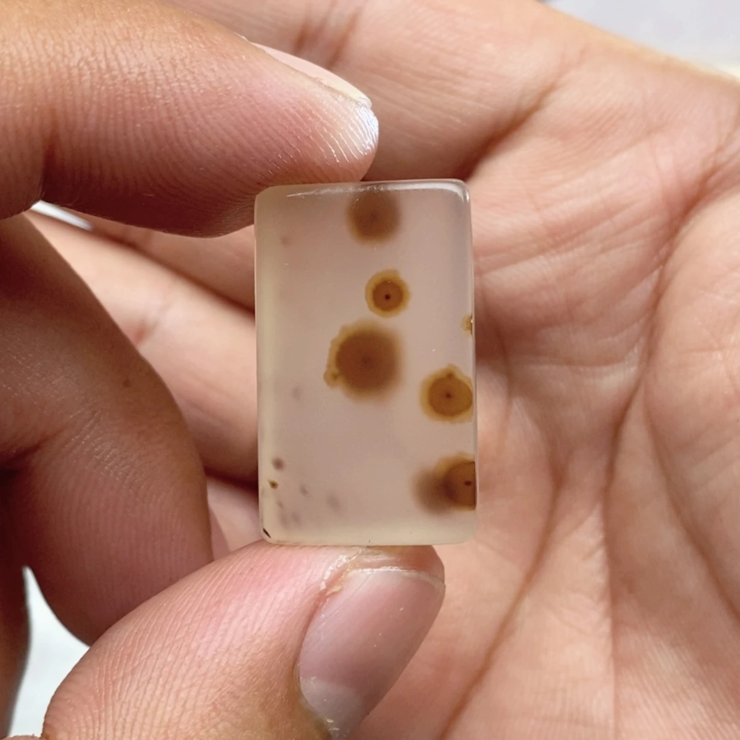 玛瑙/玉髓颈饰未镶嵌冰*