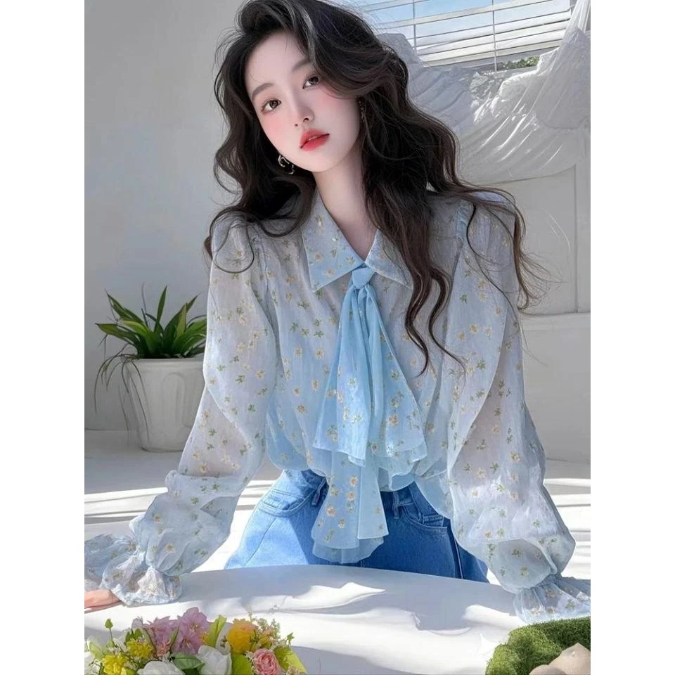 春装2025新款小衫设计感蓝色碎花衬衫女款高级感轻奢气质减龄洋气