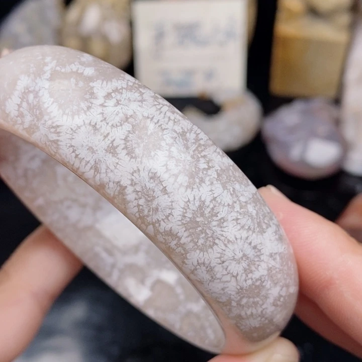 未镶嵌手镯硅化玉60
