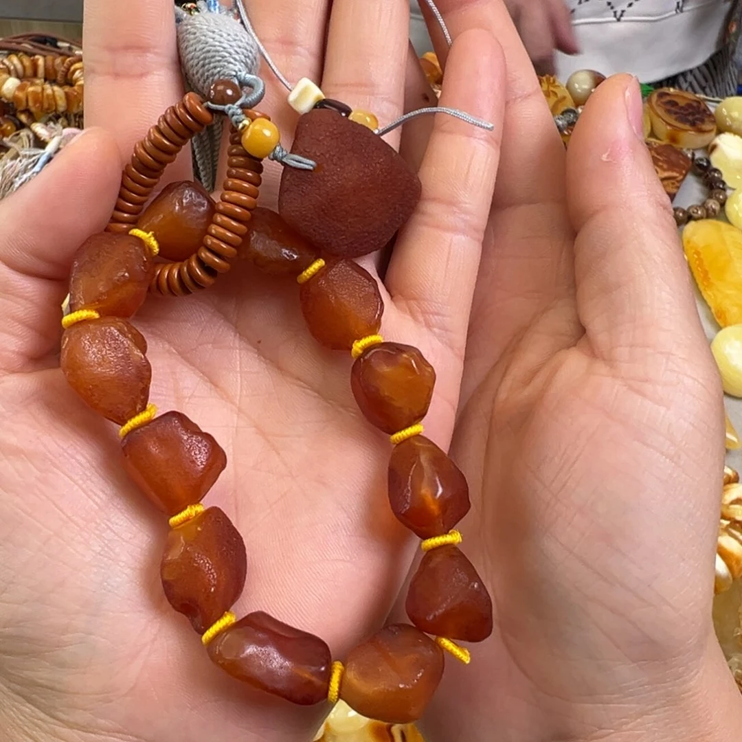 蜜蜡裸石未镶嵌蜜蜡