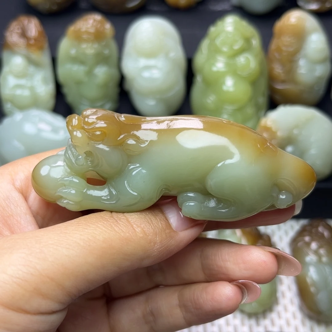 狂***刀未镶嵌和田玉把件