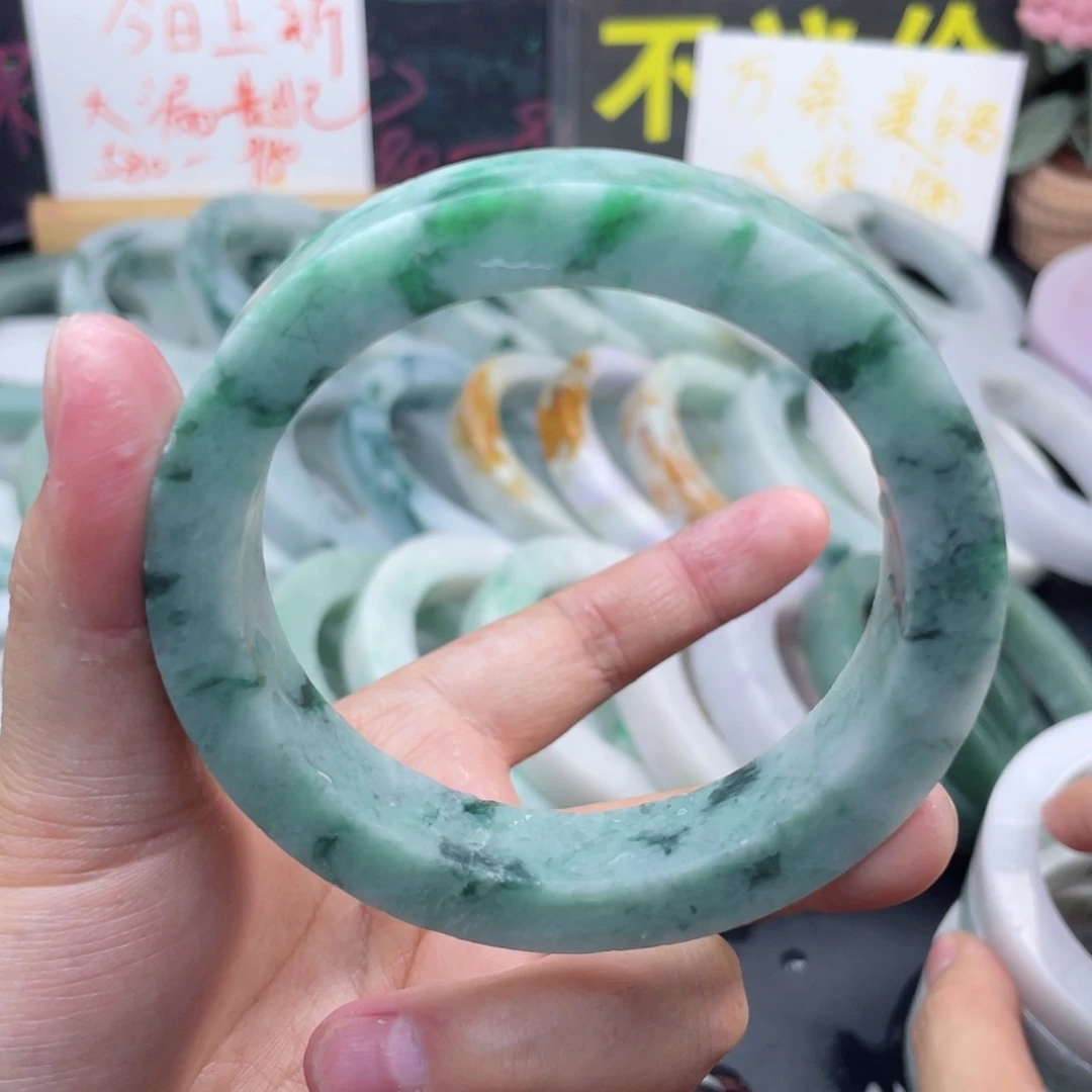定制翡翠未镶嵌翡翠手镯