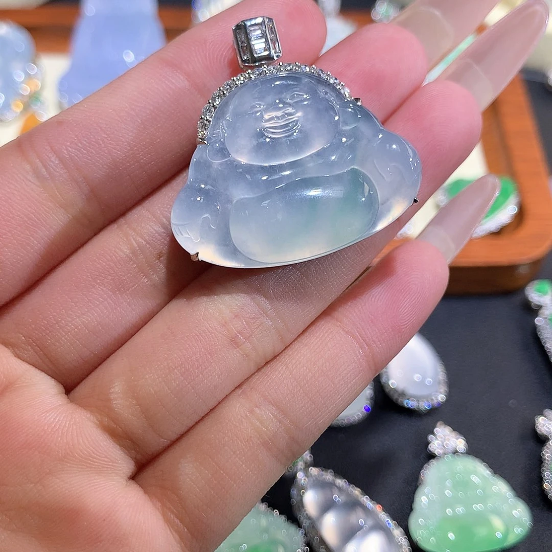 翡翠18K金镶嵌颈饰玻璃佛公