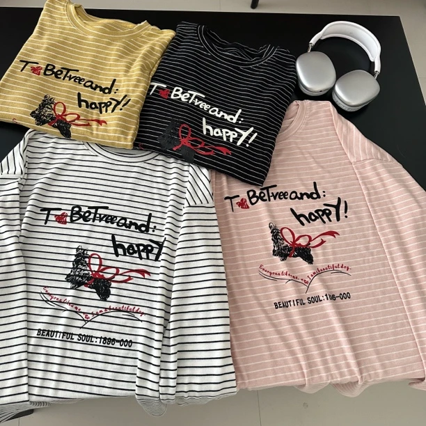 韩版时尚胸前印花条纹长袖打底