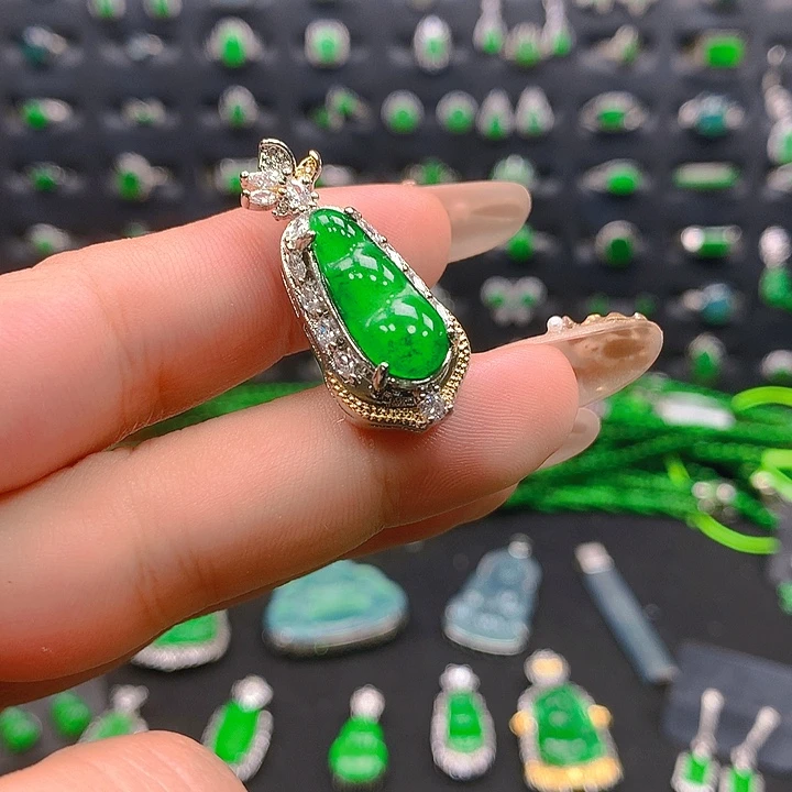 翡翠未镶嵌吊坠(不含链)