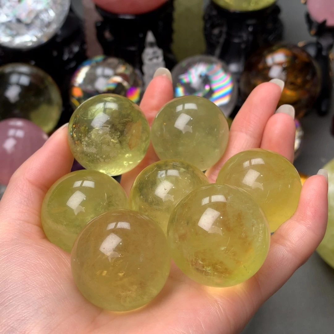 水晶未镶嵌水晶后***来水晶