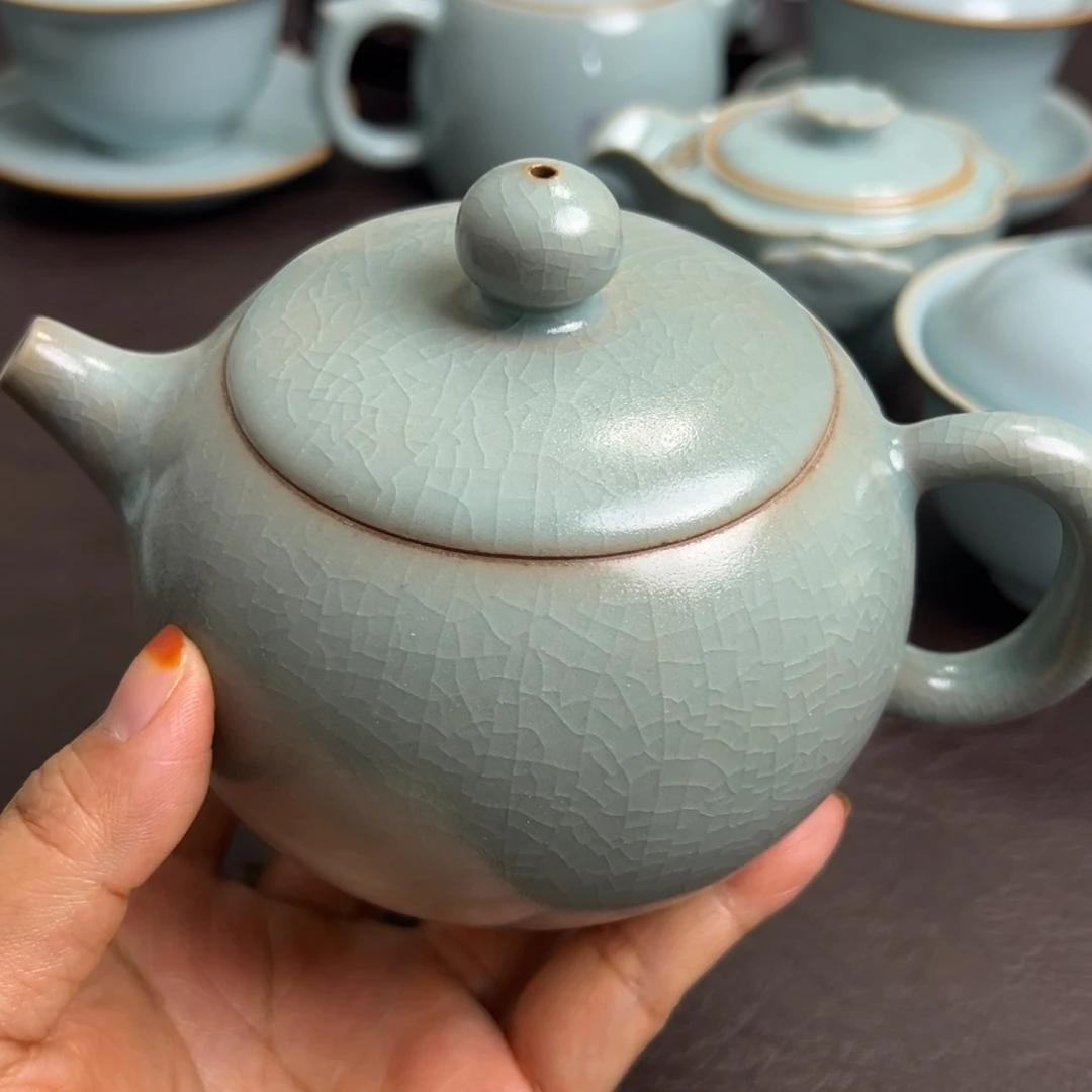 象**业仿古釉西施壶微瑕