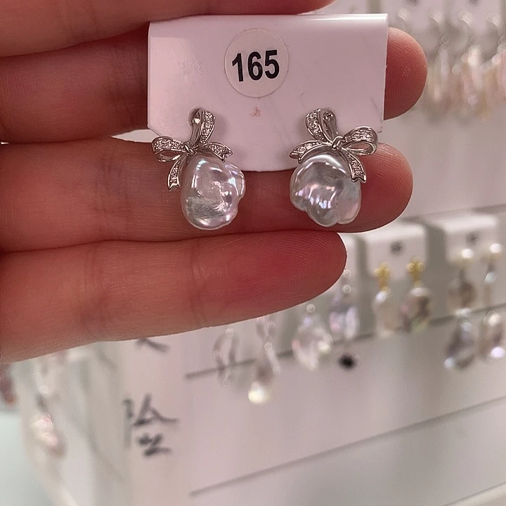 无非金属巴洛克花瓣耳饰