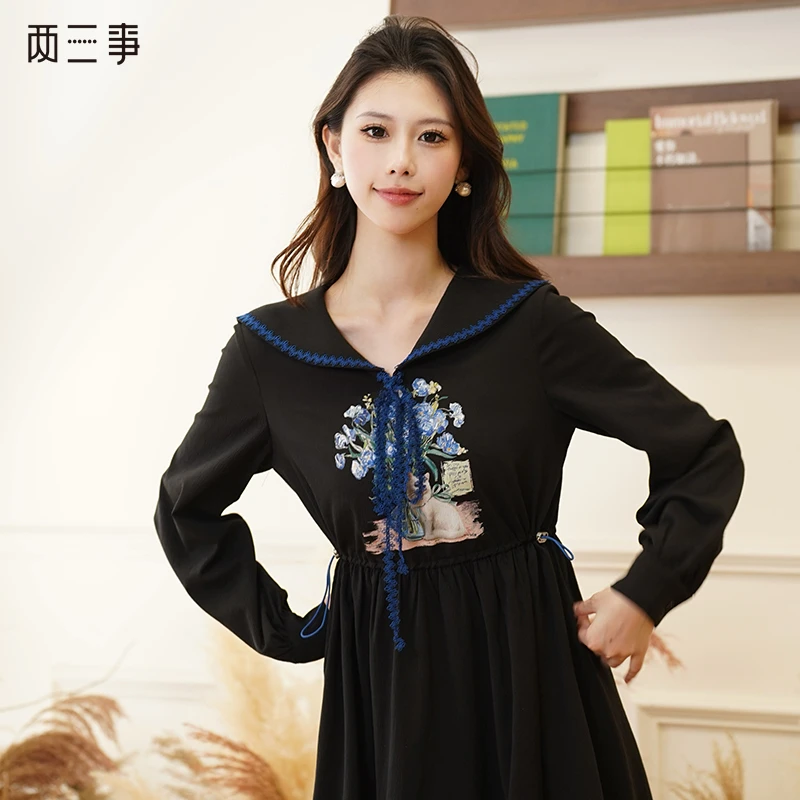 两三事 夜蓝诗 猫咪印花海军领连衣裙S24DLY204