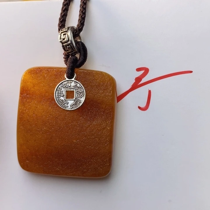 未镶嵌琥珀珠宝奇石