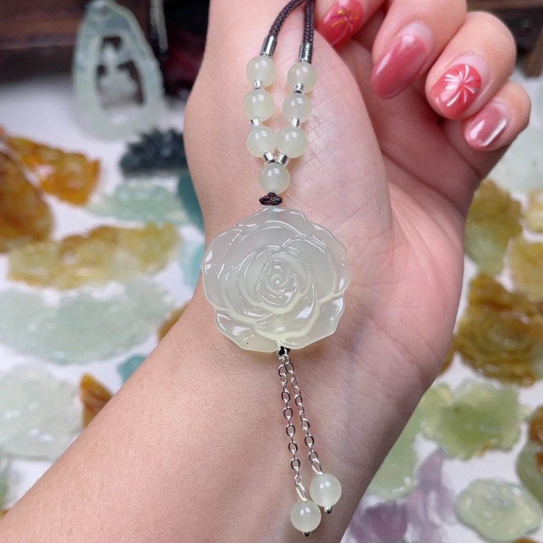 蛇纹石玉颈饰未镶嵌