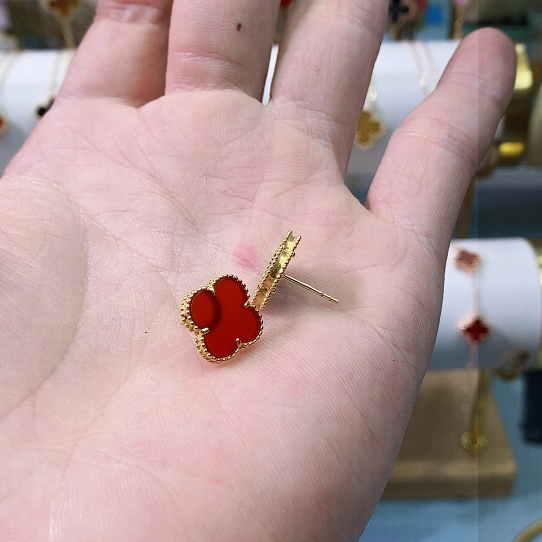 玛瑙/玉髓耳钉18K金镶嵌K黄