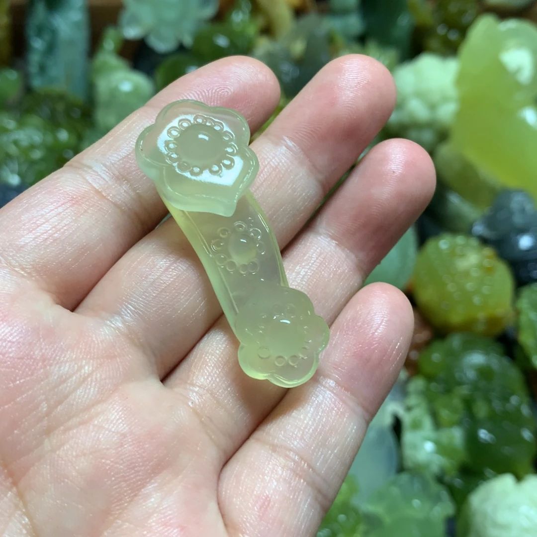 岫玉未镶嵌吊坠吊坠