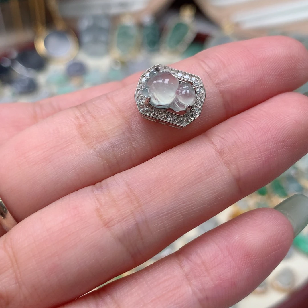颈饰银S925镶嵌翡翠金鱼