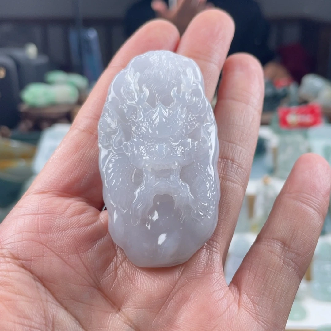 翡翠未镶嵌颈饰龙牌缅甸天然翡翠