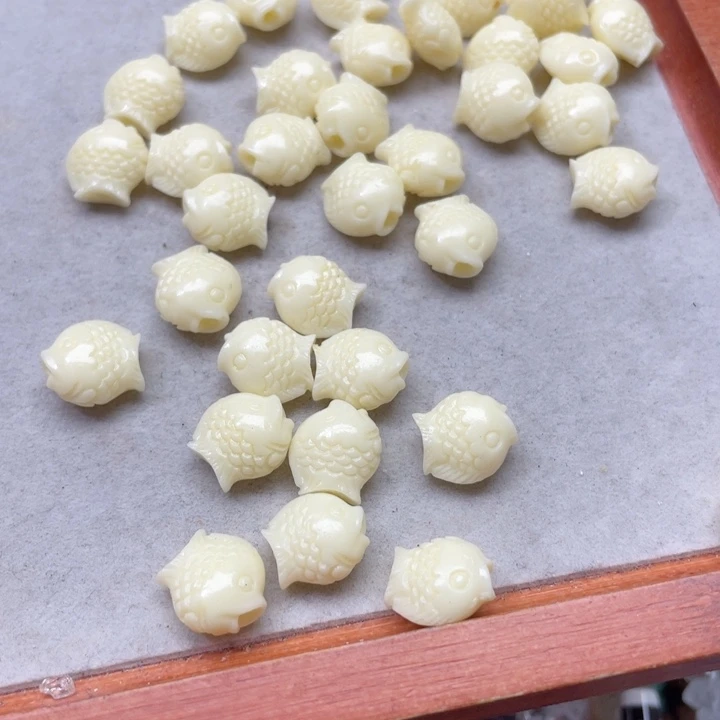 玛瑙/玉髓合金珠宝半成品20颗粉压鱼吊坠