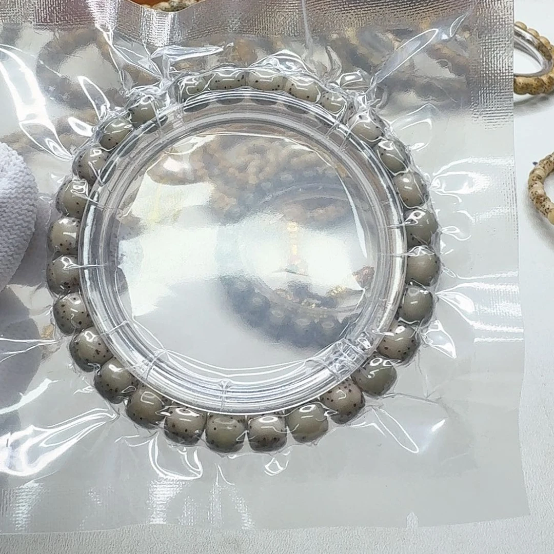 星月菩提吊坠24创世冰白河豚针尖星8左右单圈一物一图