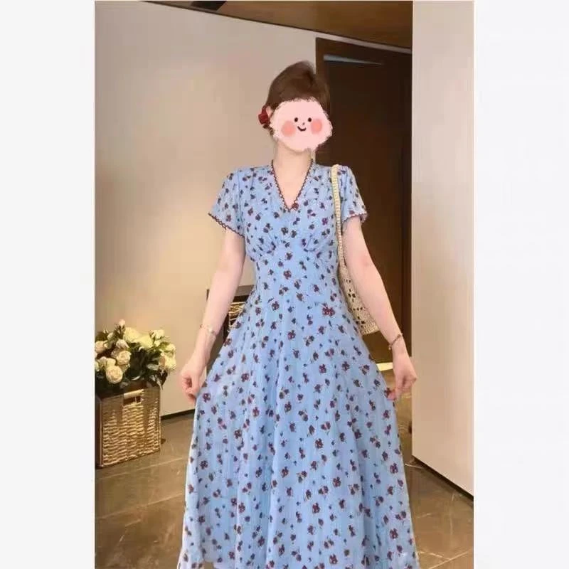 2025年夏季新款常规连衣裙碎花V领韩版A字裙长裙夏季显瘦