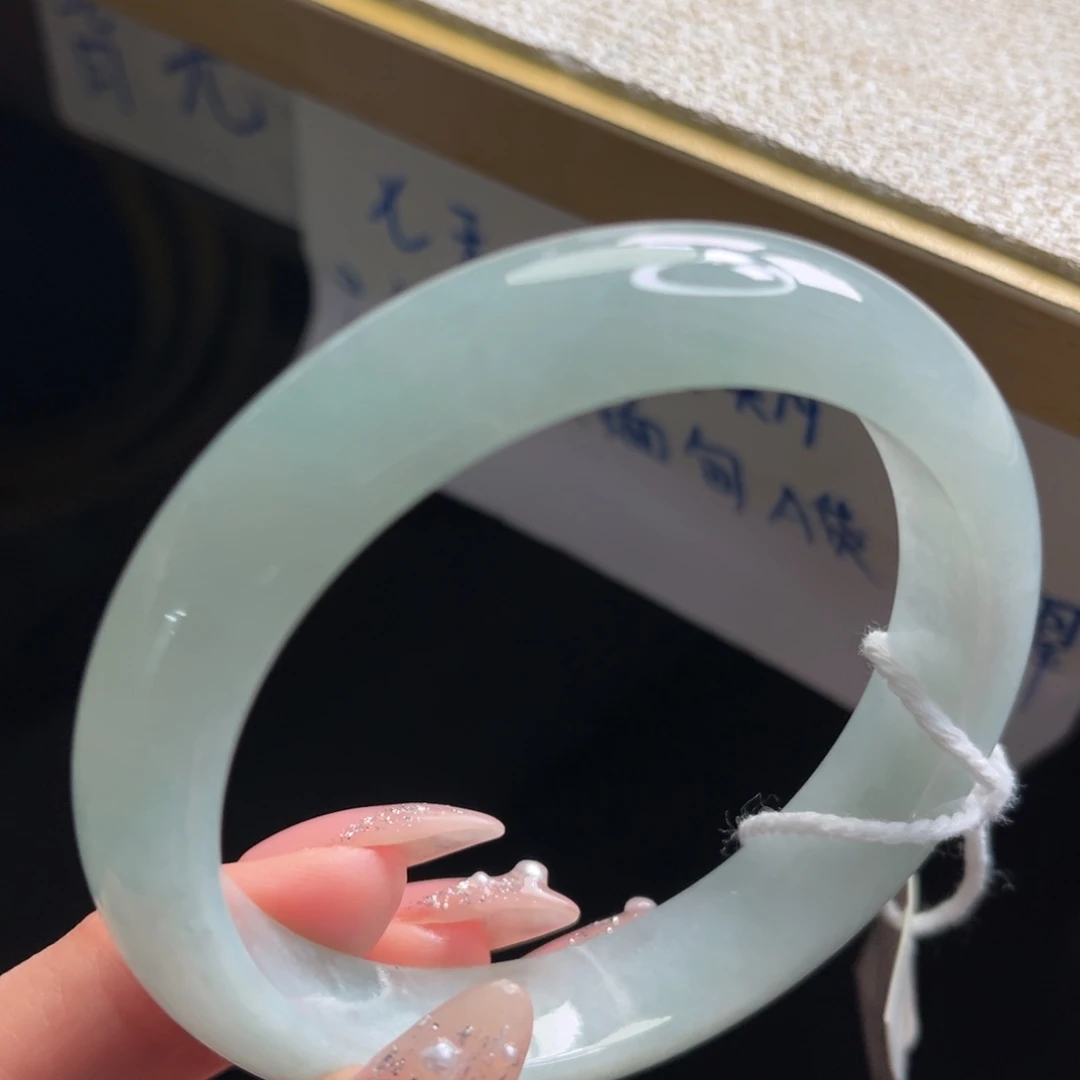 翡翠未镶嵌手镯手镯