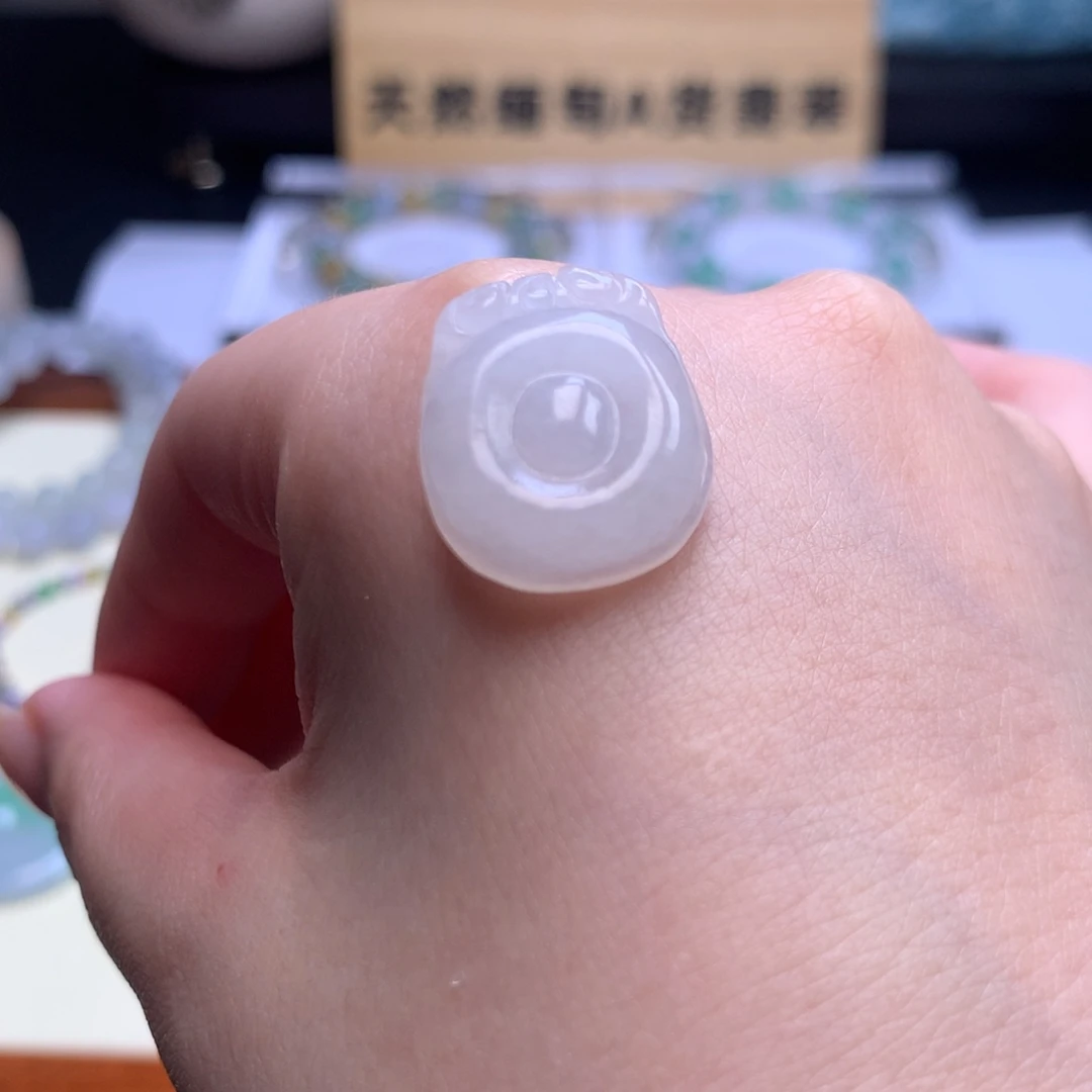 颈饰未镶嵌翡翠福贝