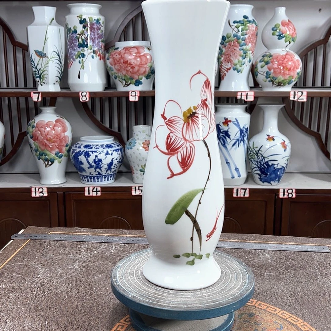 摆件景德镇陶瓷蛮荷花