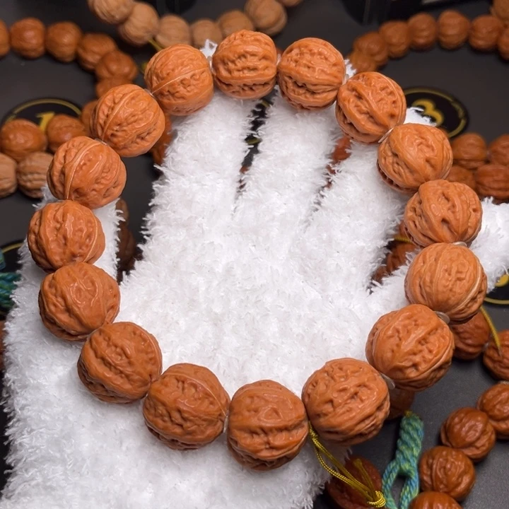 恋***梦手串文玩核桃京八棱