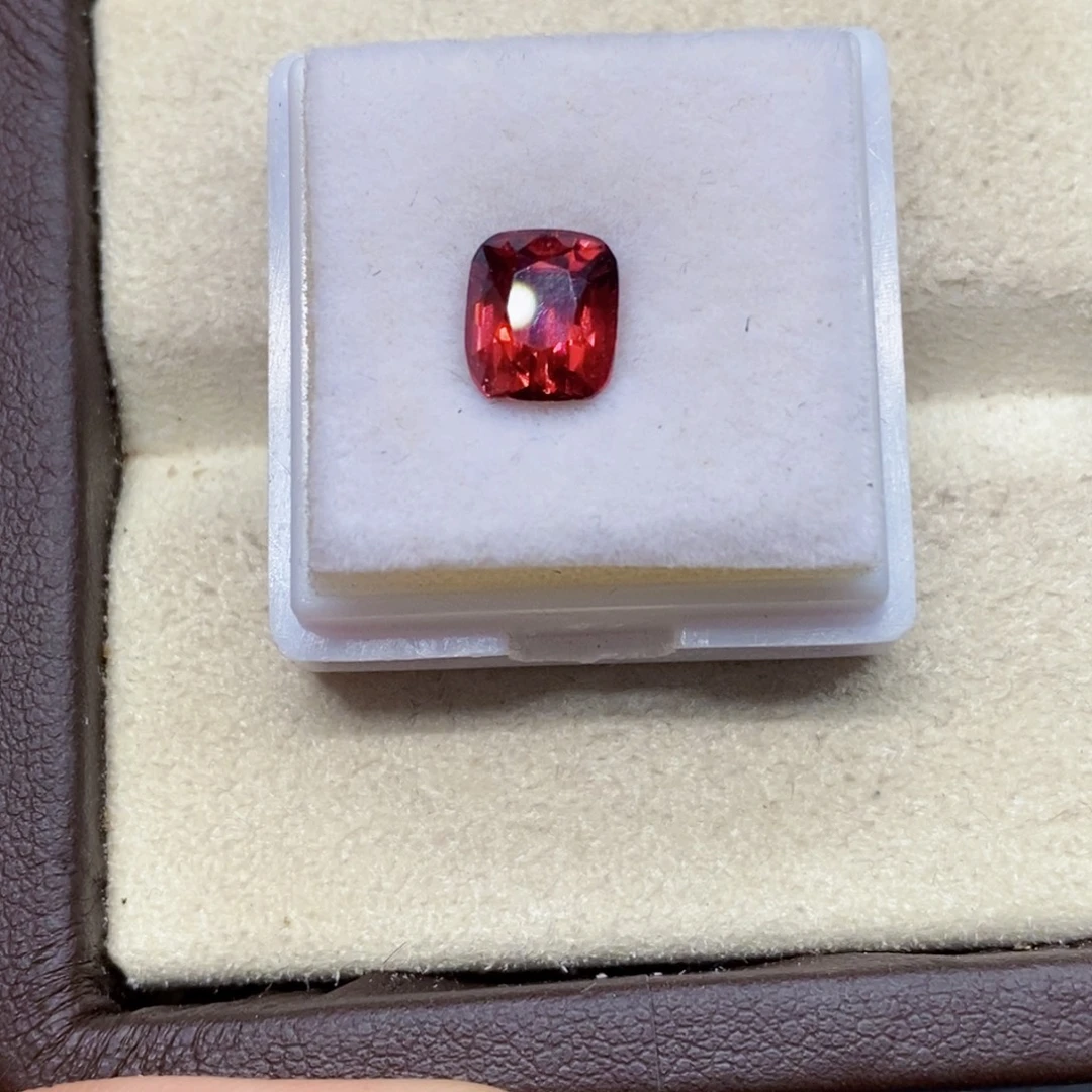 尖晶石裸石马亨盖尖晶石