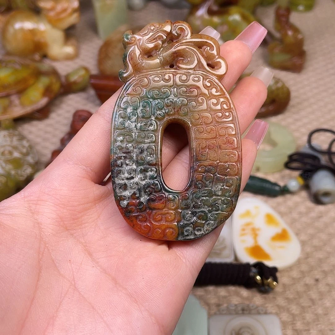 蛇纹石玉未镶嵌颈饰