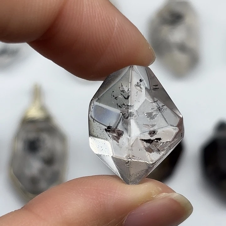 颈饰水晶未镶嵌闪灵钻22mm+