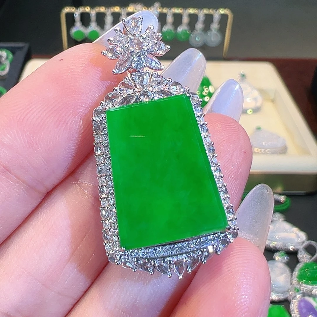 翡翠吊坠(不含链)18K金镶嵌翡翠