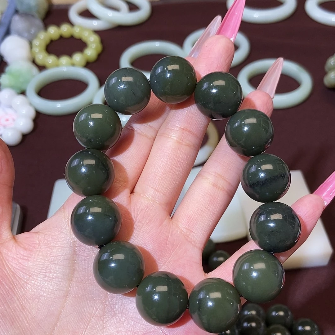 浅***唱和田玉未镶嵌手链