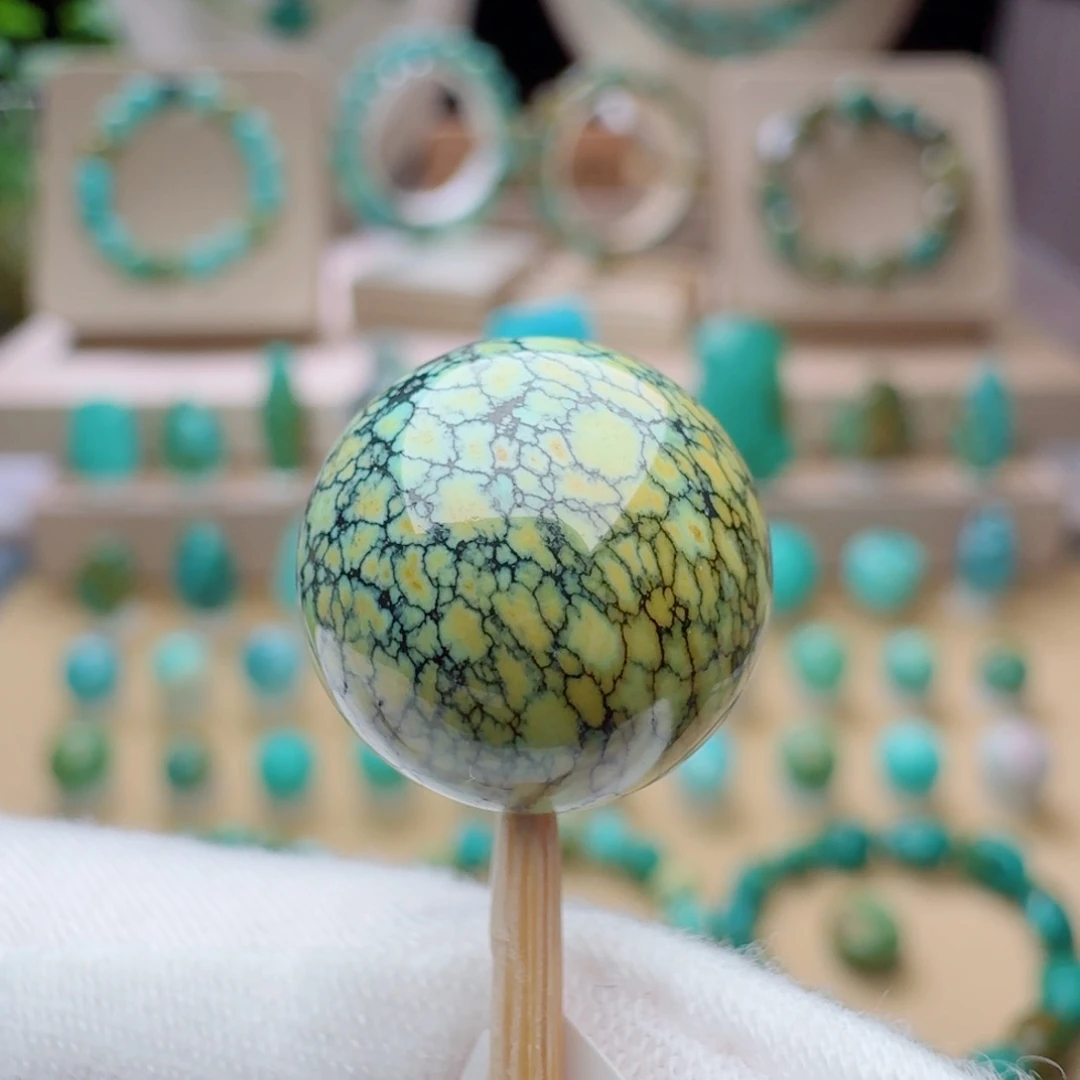 绿松石未镶嵌颈饰