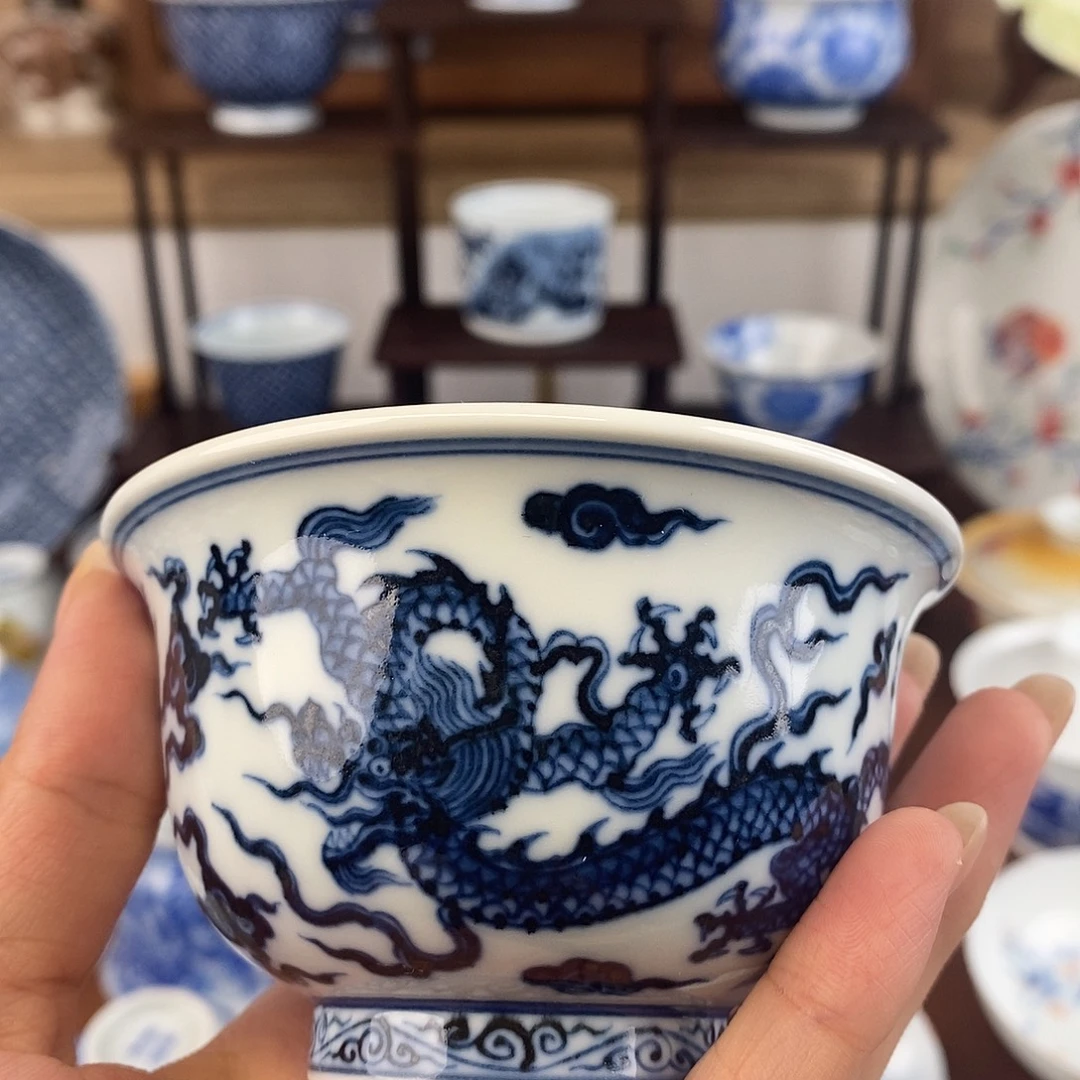 青花云龙纹压手杯