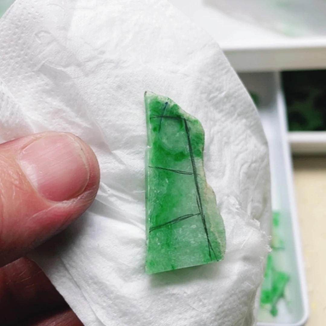 【闪购商品】翡翠颈饰未镶嵌A货