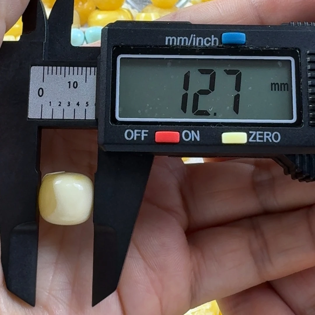 蜜蜡未镶嵌裸石40