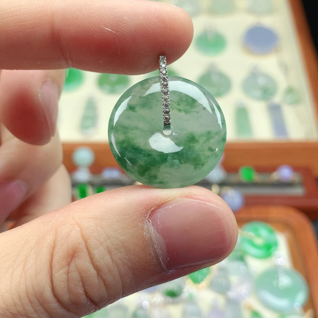 颈饰18K金镶嵌翡翠天然a货翡翠吊坠