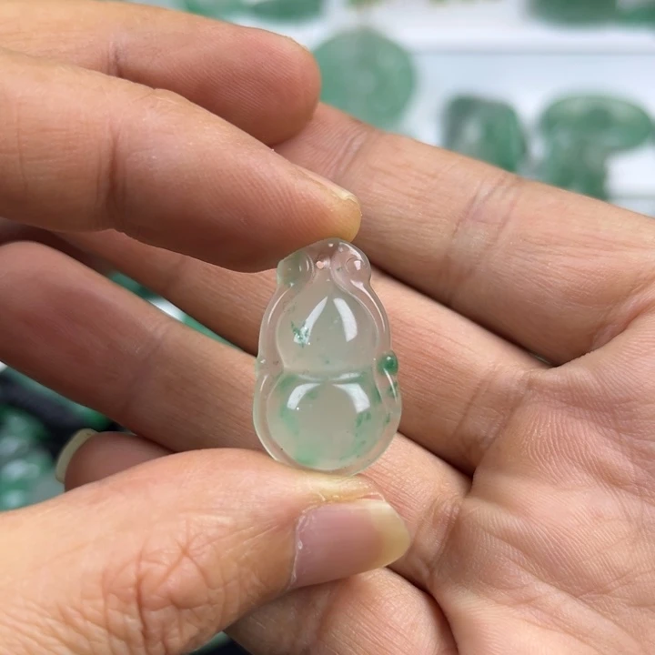 石英质玉未镶嵌颈饰